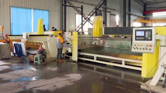 省內(nèi)外知名央國(guó)企到蛟河市參觀考察石材產(chǎn)業(yè)發(fā)展情況:石材